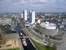 Blick auf Museumshafen und Columbus Center in Bremerhaven (Foto: Michael Lemke/pixelio.de)