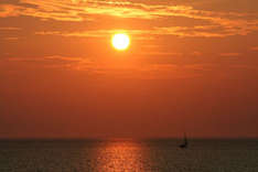Sonnenuntergang über der Nordsee (Foto: Marit Peters/pixelio.de)