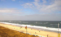 Blick vom Roten Kliff auf den Strand von Wenningstedt (Foto: Karl-Heinz Peters/pixelio.de)