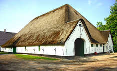 Haubarg auf Eiderstedt (Foto: Hans Peter Dehn/pixelio.de)