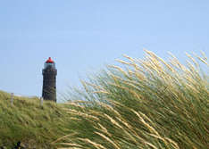 Neuer Leuchtturm auf Borkum (Foto: S. Hofschlaeger/pixelio.de)