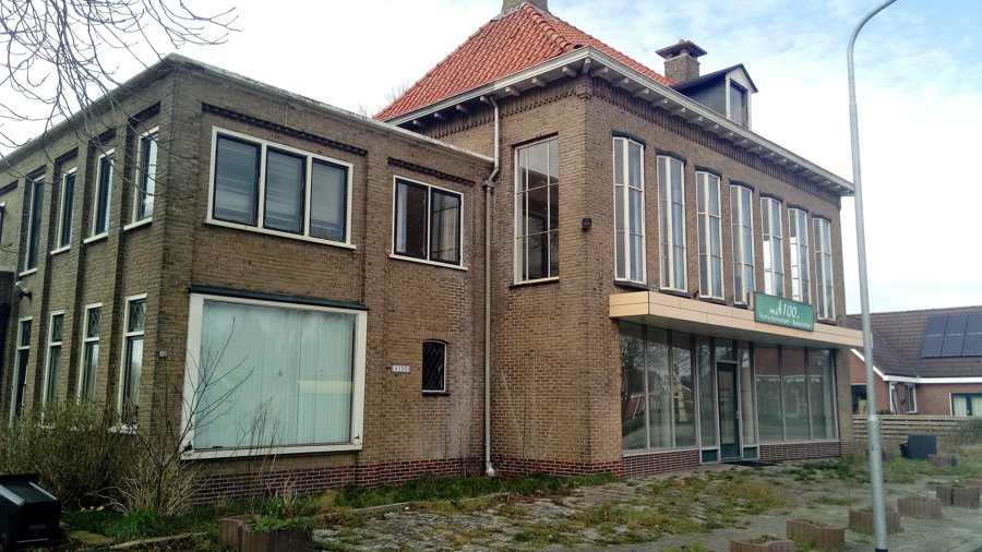 Straßenschild A100 in Nieuwe Pekela, Aufnahme von 2020