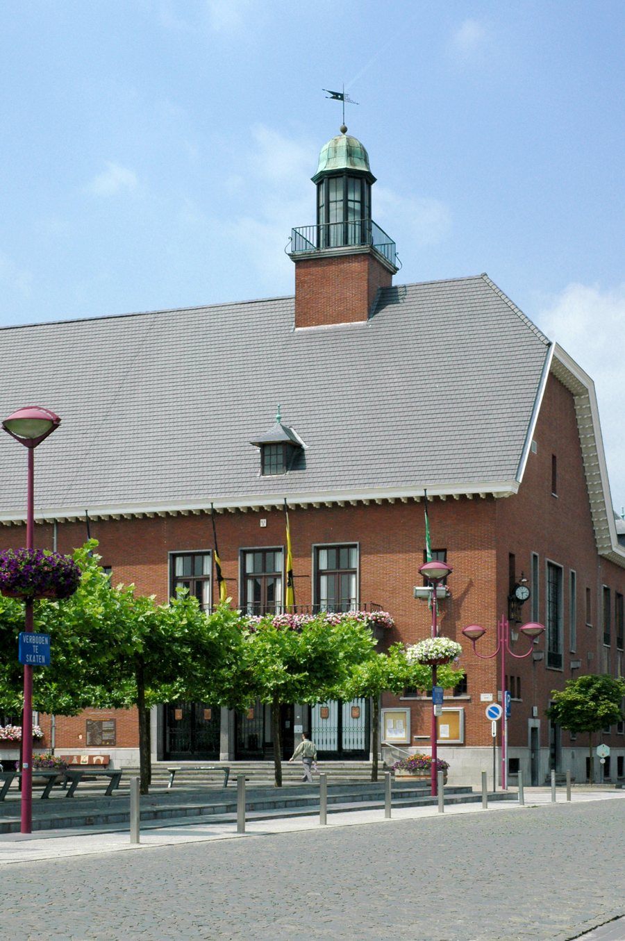 File:Gemeentehuis Zele.jpg
