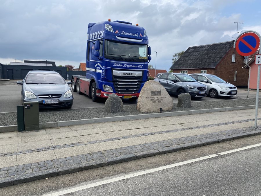 File:Mindesten, Brejning-Muldbjerg Andelsmejeri.jpg