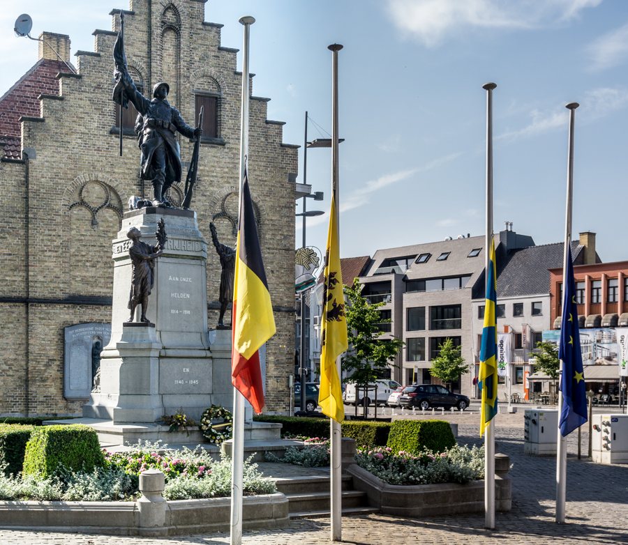 File:Poperinge war memorial.jpg