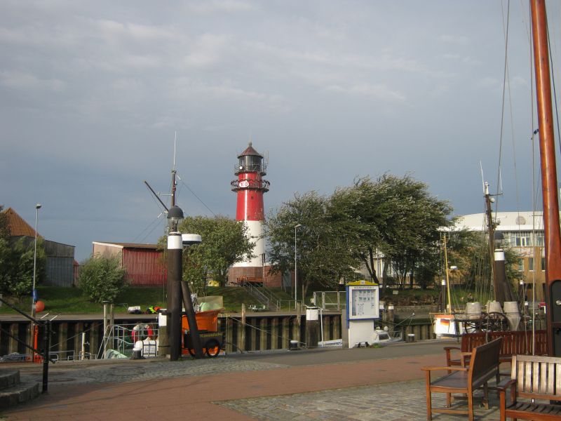 Museumshafen und Leuchtturm in Büsum.