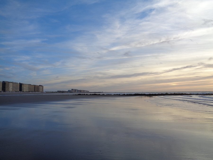 File:Zeedijk 225-235, 8430 Middelkerke, Belgium - panoramio (1).jpg