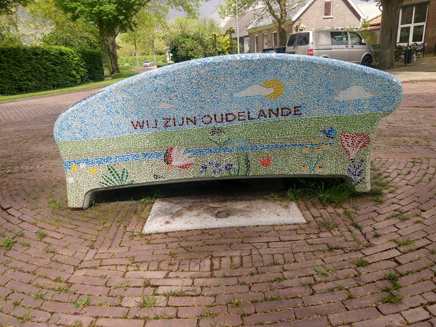 File:Social Sofa Oudelande Lindestraat back.jpg