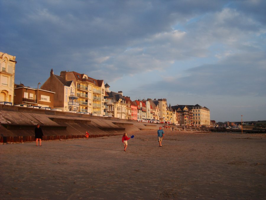 File:Wimereux France Beach.JPG