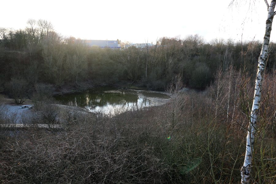 File:Carvin (France - dép. du Pas-de-Calais) — Parc Malbezin – 