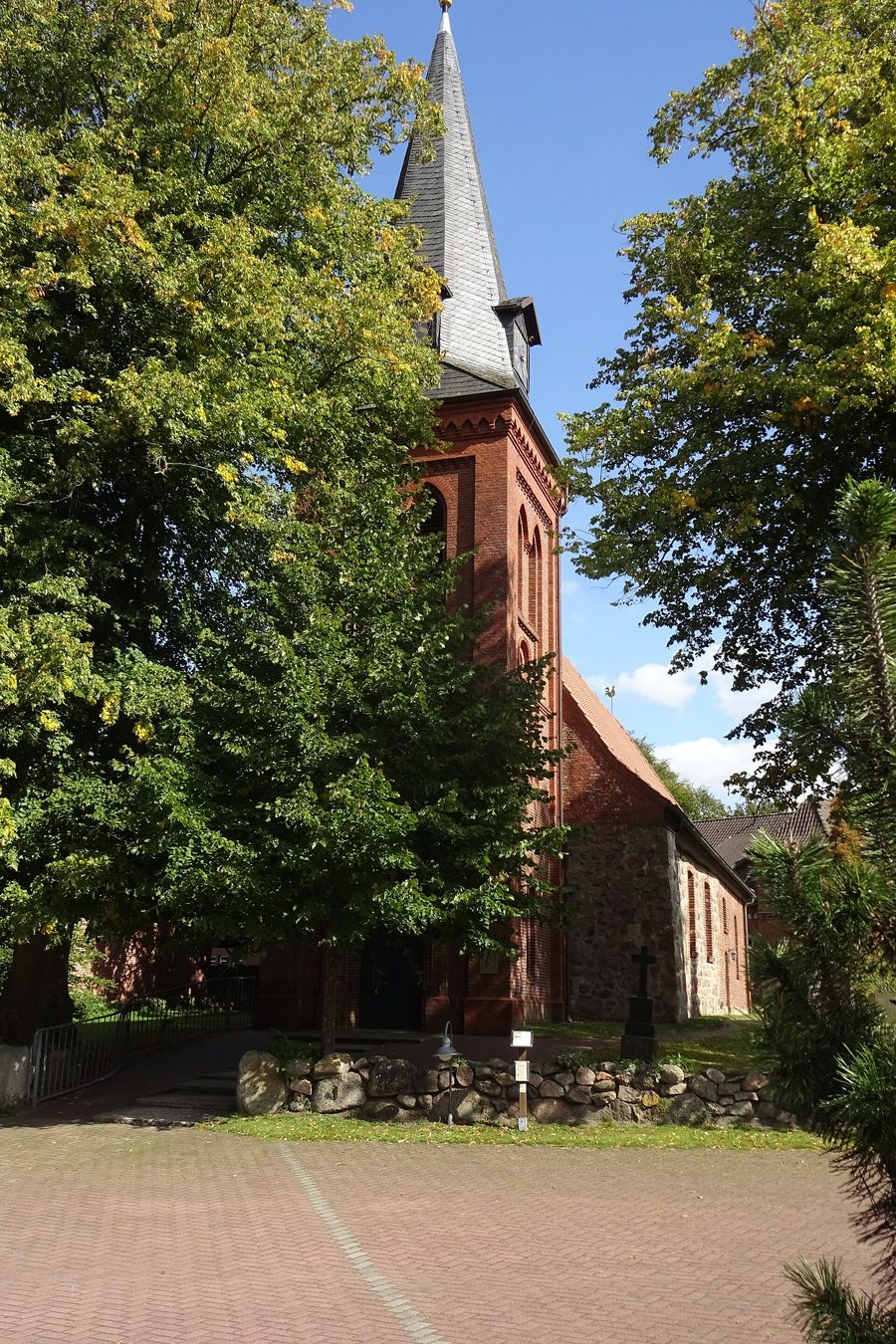 File:Kirche Kirchwistedt.jpg
