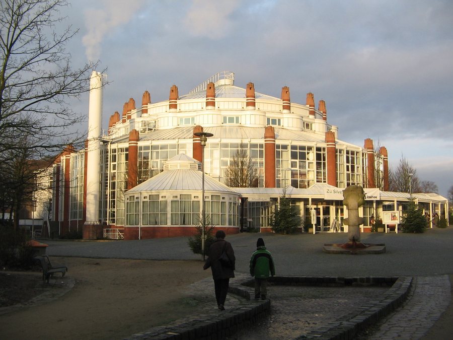 File:Itzehoe-Stadttheater.jpg