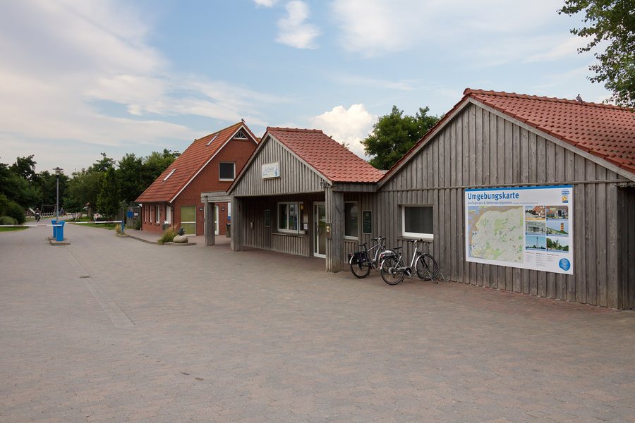 File:Camping am Deich in Upleward (Krummhörn) IMG 6387.jpg
