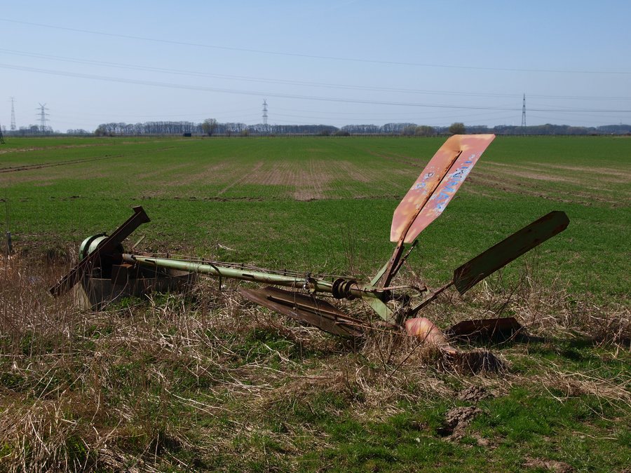 File:Holm An-den-Wischen Windrad.jpg