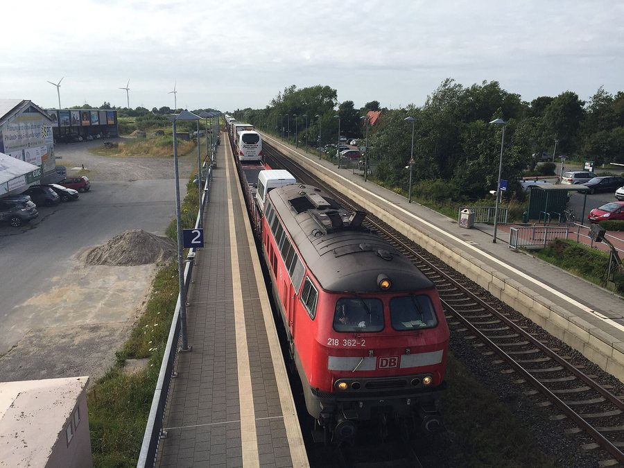 File:Klanxbüll Bahnhof Syltshuttle 03.jpg