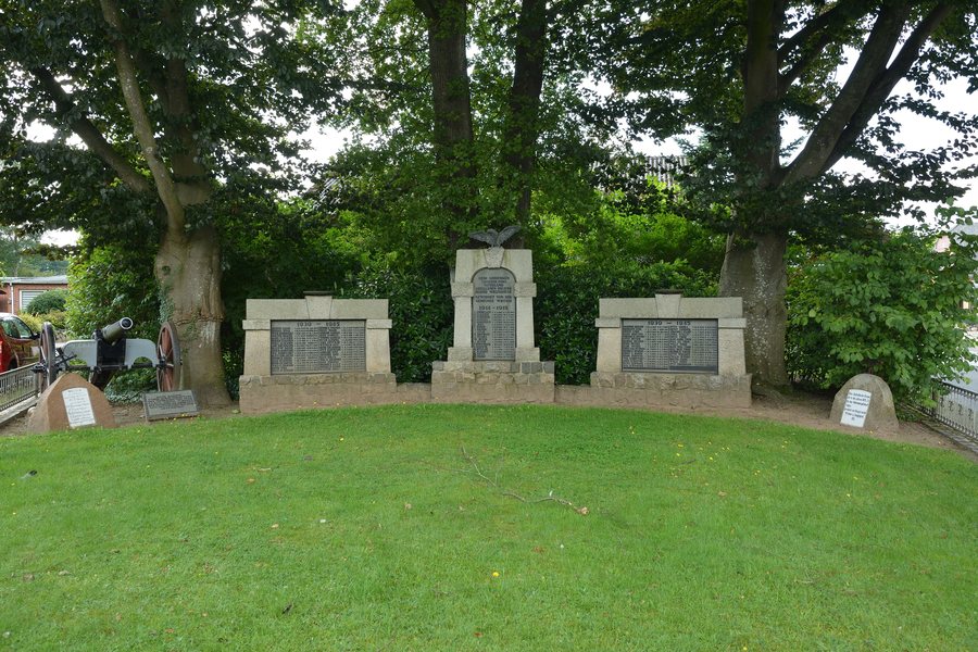 File:Schleswig-Holstein, Wrohm, Ehrenmal NIK 1918.jpg