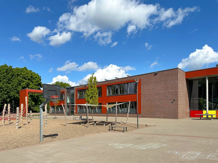 File:Schule an der Bek, Halstenbek, Kreis Pinneberg (1).jpg