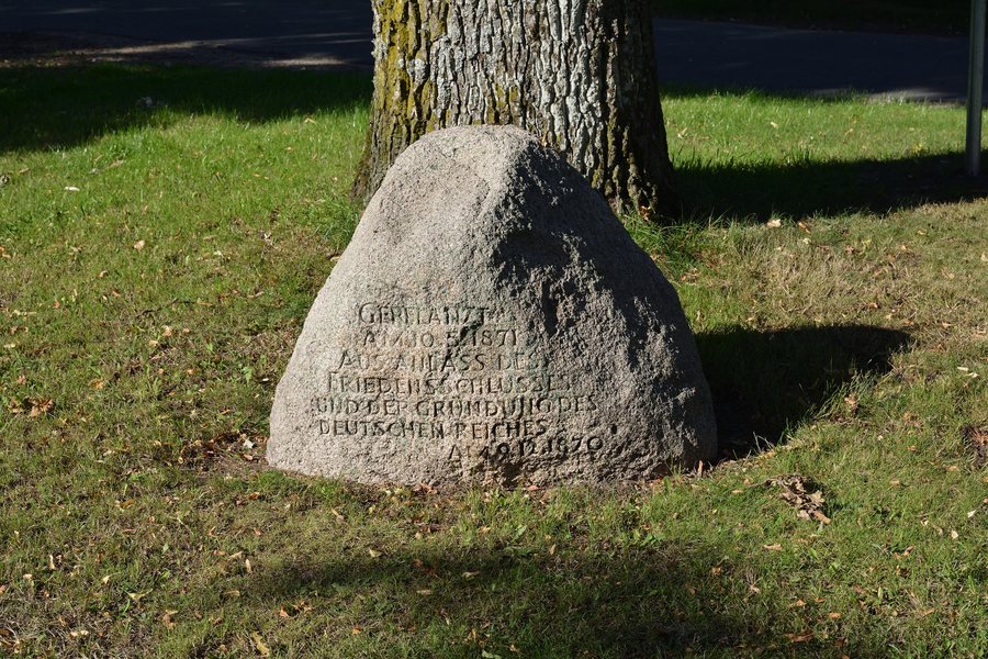 File:Schleswig-Holstein, Ostrohe, Friedenseiche NIK 2098.jpg