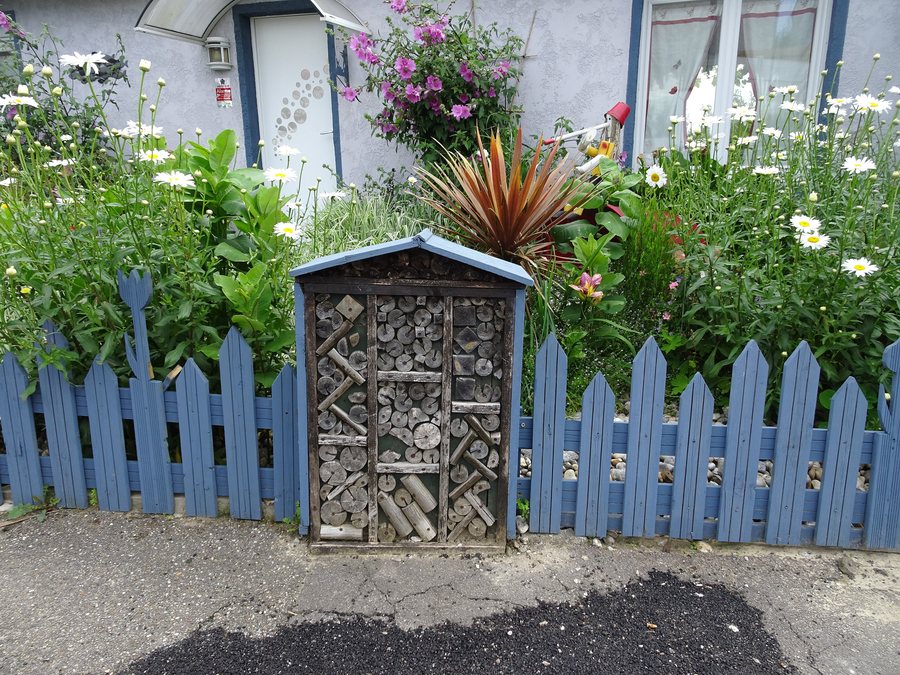 File:Wimille, un hôtel à insecte bien joli.JPG