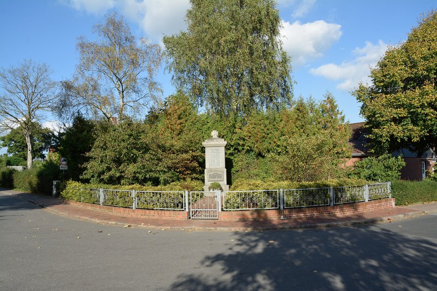 File:Schleswig-Holstein, Dägeling, Ehrenmal NIK 0312.JPG