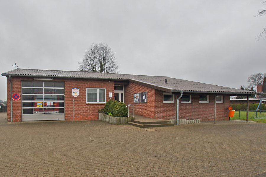 File:Freiwillige Feuerwehr in Langeln, Kreis Pinneberg.jpg