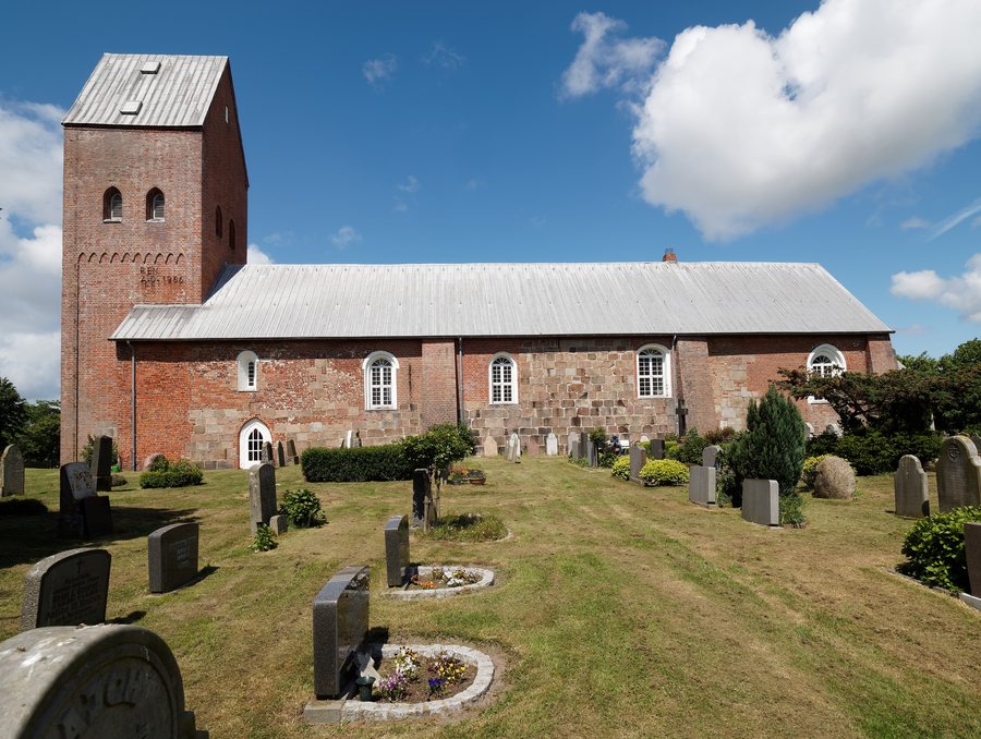 File:Süderende auf Föhr St. Laurentii von Süden.jpg