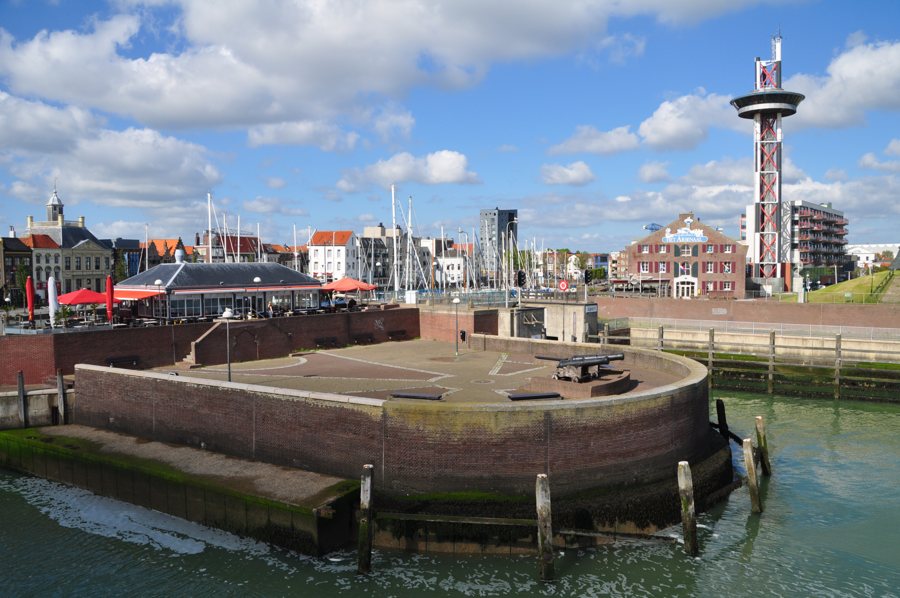 Hafenfort und Marina am Wasser in Vlissingen