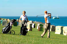 Golfen mit Blick auf die Nordsee (Foto: golfküste* Schleswig-Holstein)