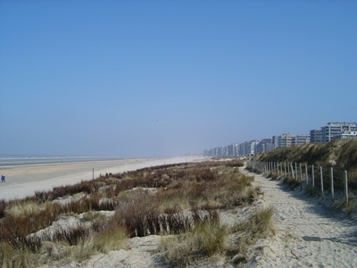 Strand und Promenade von de Panne