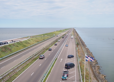 Der Abschlussdeich in Holland - Verkehrsweg und Hochwasserschutz